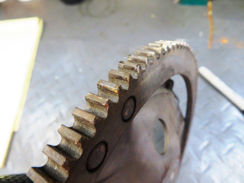 Flywheel Teeth That Engage With Starter Motor