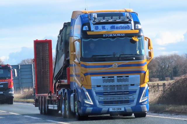 DR MacLeod, Volvo FH (V8DRM) On The A63 Selby Bypass