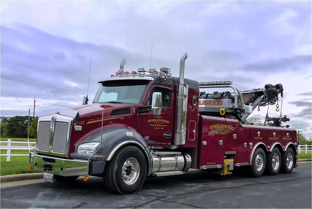 Englewood Towing & Recovery's Kenworth T880 Rotator Truck