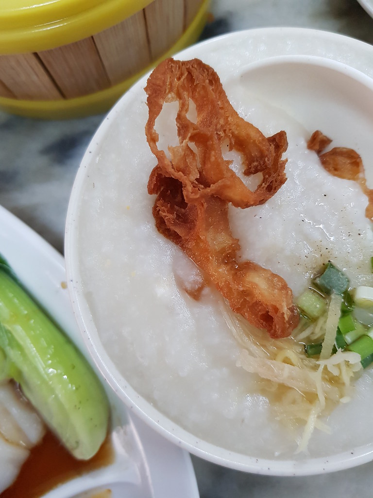 皮蛋瘦肉粥 Porridge minced pork and Pei Dan rm$5 @ 鴻豐港式點心 Hoong Foong Dim Sum USJ21