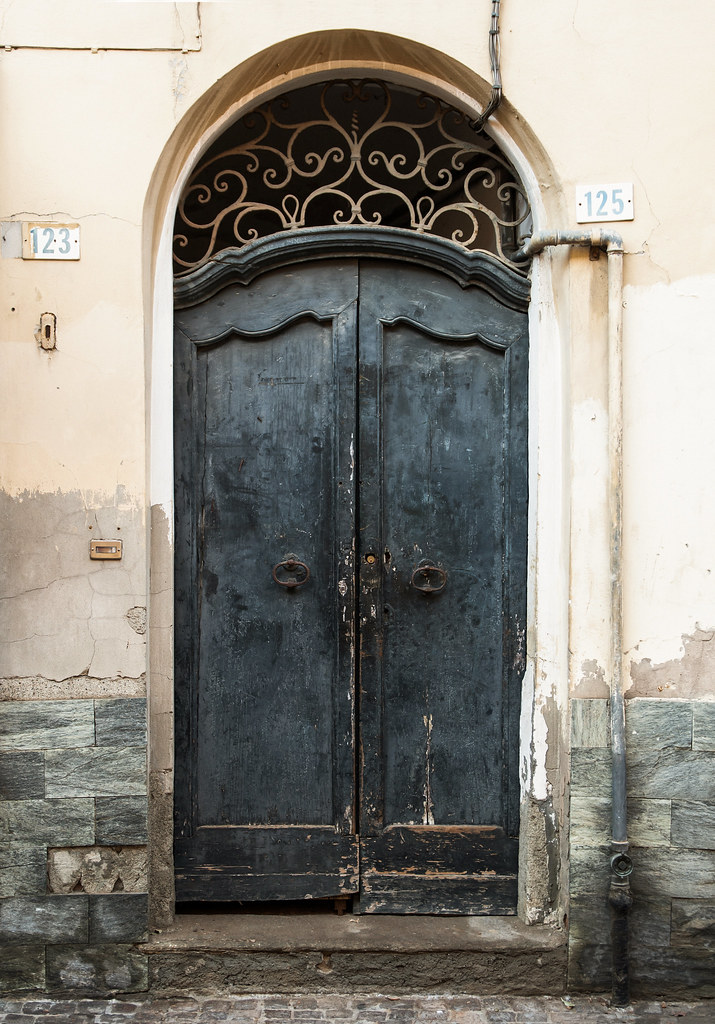 Una vecchia porta a Novi Ligure