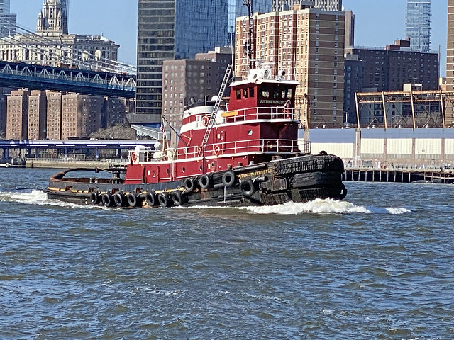 Picture Of Tugboat Justine Mc Allister Going Northbound On The East River After Passing the Manhattan Bridge In New York City. Photo Taken Sunday February 27, 2022