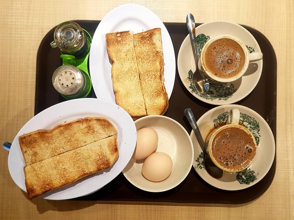 咖啡 Coffee + 吐司 Toast + 半熟蛋 Half-boiled-Egg rm$9.50 @ Traditional Toast in USJ 1 大門商場 Damen Mall