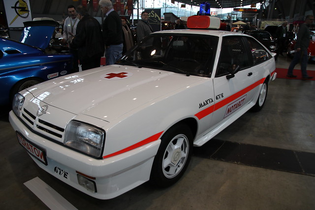 Opel Manta B CC GT/E emergency ambulance / Notarzt (1984)