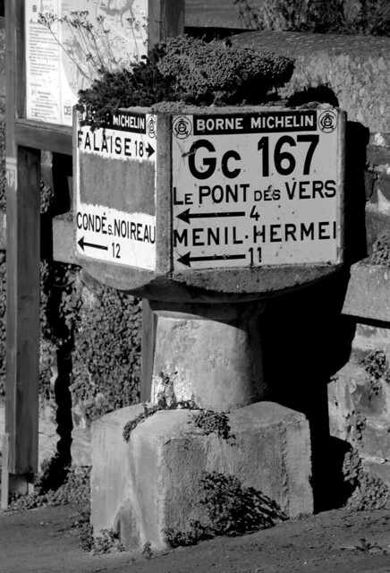Pont-d'Ouilly - Borne Michelin
