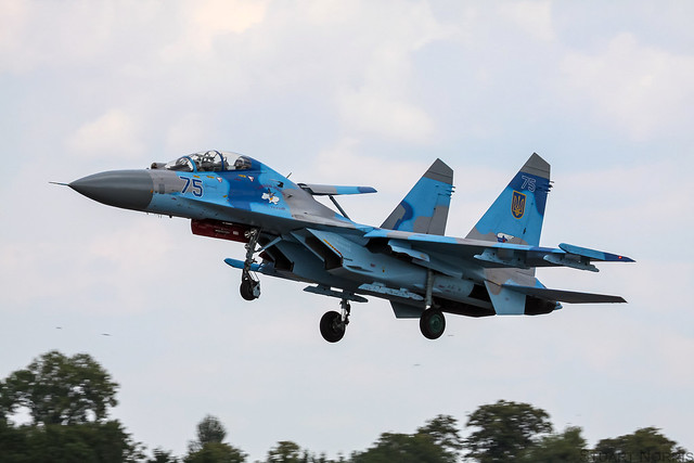 Su-27UBM1 Flanker - 75 Blue - 831st Tactical Aviation Brigade - Ukrainian Air Force - Myrhorod Air Base