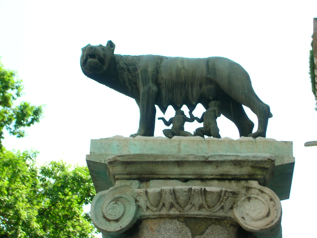 Rome statue of wolf feeding twins | edgaryu99 | Flickr
