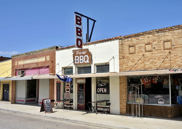 Pioneer BBQ - Nixon, Texas