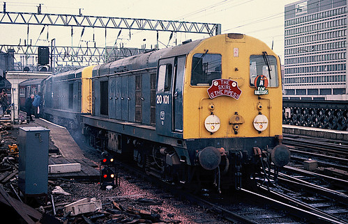 20100+20101 Glasgow Central | by adrianhancock1967