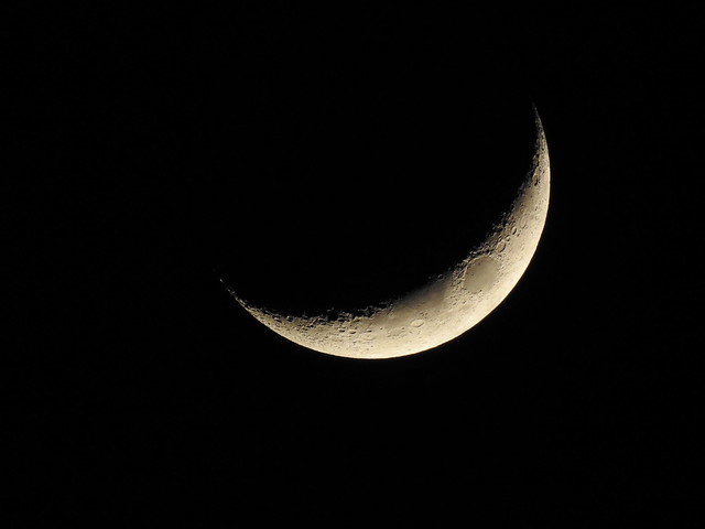waxing crescent Moon phase 17.7% 4d 1h 2022 march 06 Meudon-la-Forêt