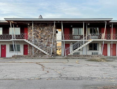 Defunct Motels of Southeastern Oregon