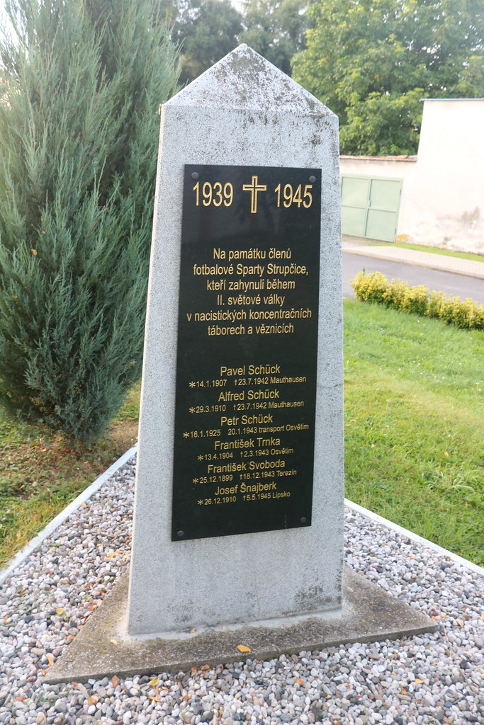 pomník obětem 1. světové války ve Strupčicích