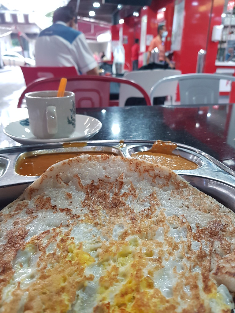 印度蛋鬆煎餅 Egg Uttapam rm$3.80 & 海南咖啡 Hainan Coffee rm$3.40 @ ABC One Bistro in KL Brickfields