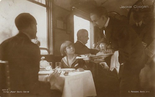 Jackie Coogan ans his father travelling to/from Berlin