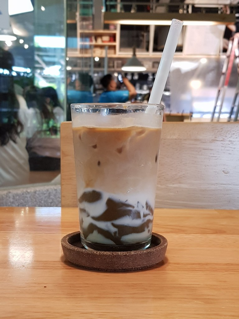冰焙茶拿铁 Ice Latte w/Hojicha Kanten rm$14 @ Sunbather Coffee in The Sphere,孟沙南城 Bangsar South