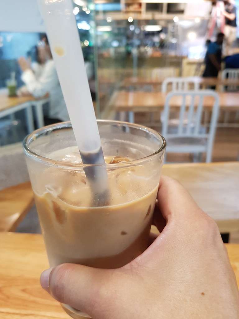 冰焙茶拿铁 Ice Latte w/Hojicha Kanten rm$14 @ Sunbather Coffee in The Sphere, 孟沙南城 Bangsar South