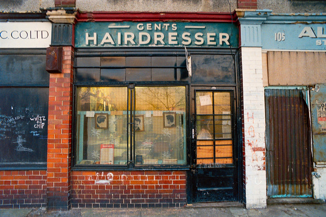 Gents, Hairdresser, Chalton St, Somers Town, Camden, 1987, 87c0103-32