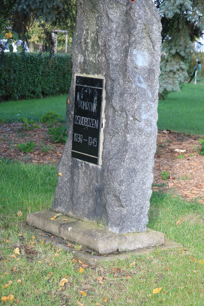pomník obětem 1. světové války ve Všestudech