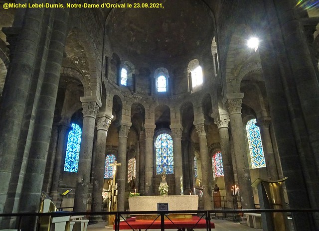 La basilique Notre-Dame d’Orcival, le Chœur (2)