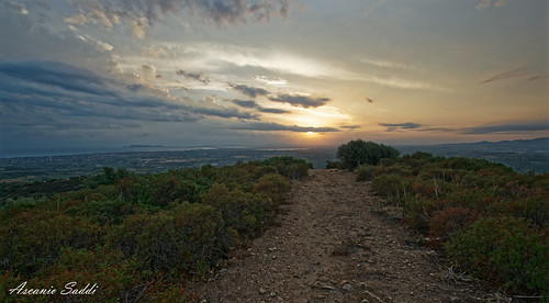 Tramonto da S'Arcu 'e sa Teula  (Quartucciu) by saddi.ascanio, L’area si raggiunge facilmente in quanto è raggiungibile attraverso la strada asfaltata che conduce 