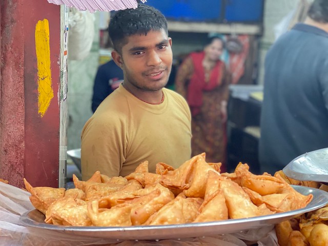 City Food - Bittu's Moong Dal Samosa, Tiraha Bairam Khan