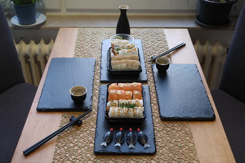 Sushi-Essengehen daheim (mit Inside-Out-Rolls vom Sushi-Restaurant Furittsu in Osnabrück)