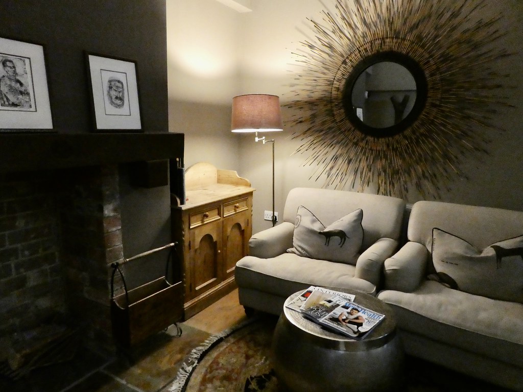 Residents lounge, The Percy Arms, Chilworth
