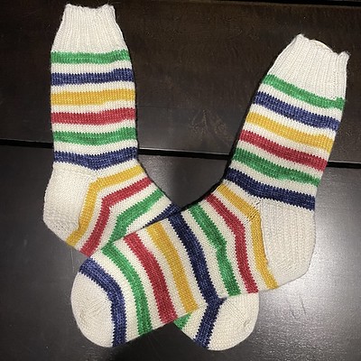 Debbie (@love.knit.spin.weave) finished her Basic Fine Sock by Patons using Timber Yarns Twin Sock in the Oh Canada colourway inspired by the pair knit by Connie (@knitnut246)!