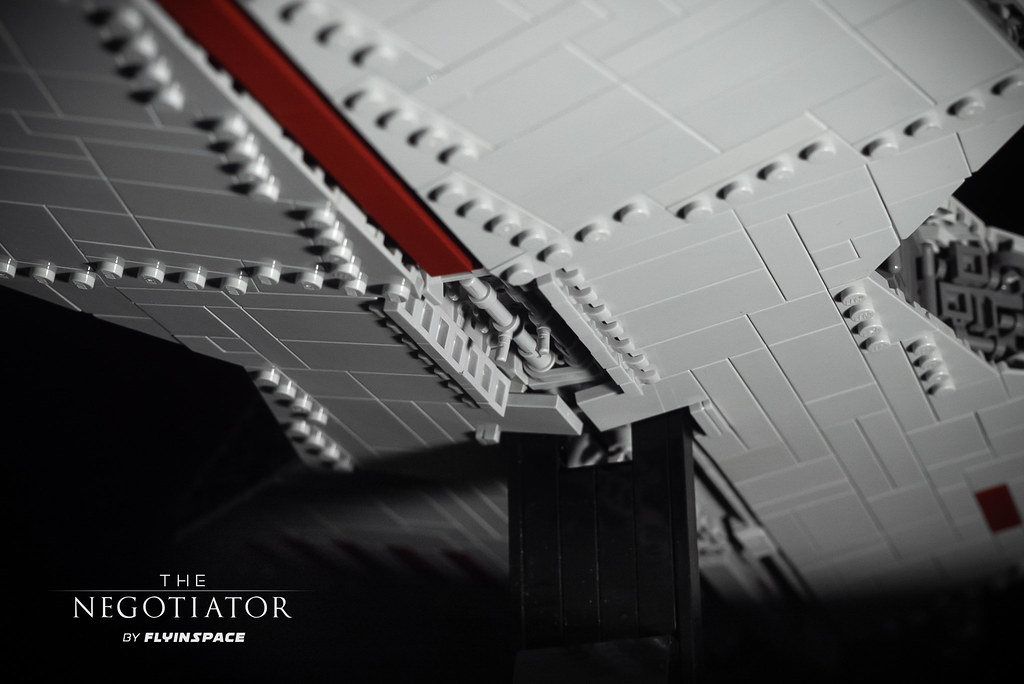 The Negotiator - Hangar