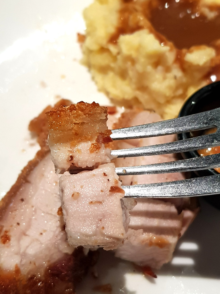 脆皮燒肉配土豆泥 Crispy Roast Pork w/Mash Potato rm$24.50 @ The Butcher's Table SS2