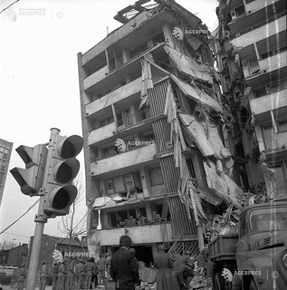Lizeanu dupa cutremur 1977