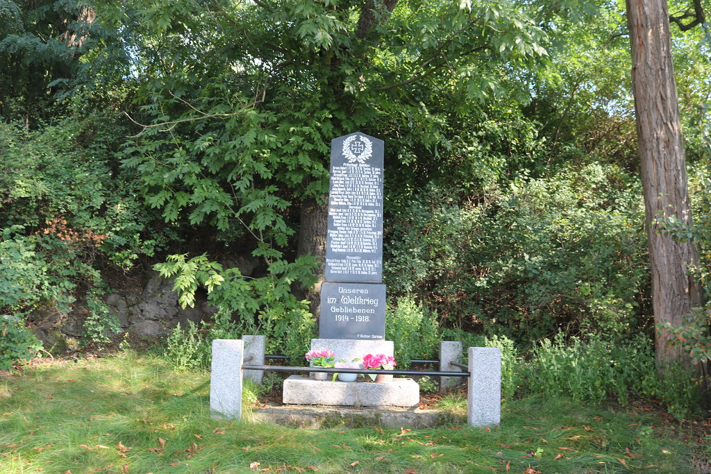 pomník obětem 1. světové války v Přečaplech