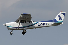 BAA Flight School Cessna 172S LY-BAK GRO 11/09/2021