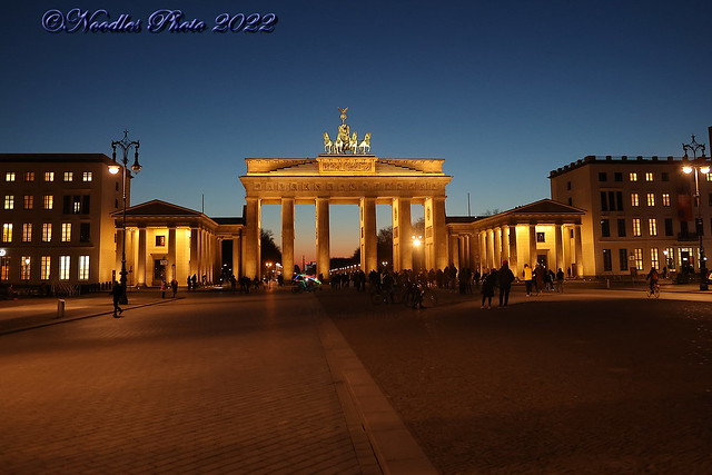Brandenburger Tor nach Sonnenuntergang (in Explore 20.03.2022)