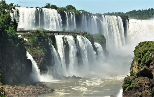 2. Iguazu (25)