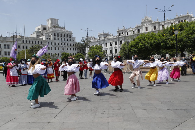 21/03/22 El Ministerio de Cultura organizó un Flashmob a favor de un “Perú intercultural” y en contra del racismo, en el marco de la conmemoración del Día Internacional de la Eliminación de la Discriminación Racial.