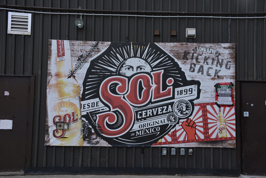 sol-cerveza-mural-back-of-1-st-paul-street-st-catharin-flickr