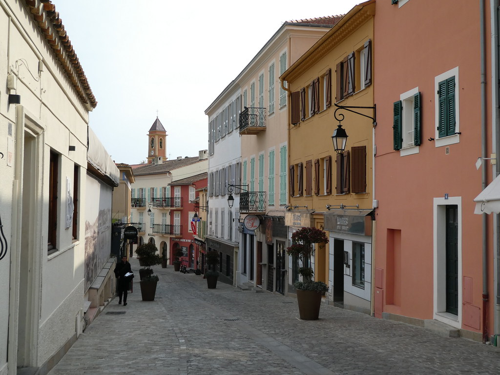 Pedestrianised streets of Cap Ferrat