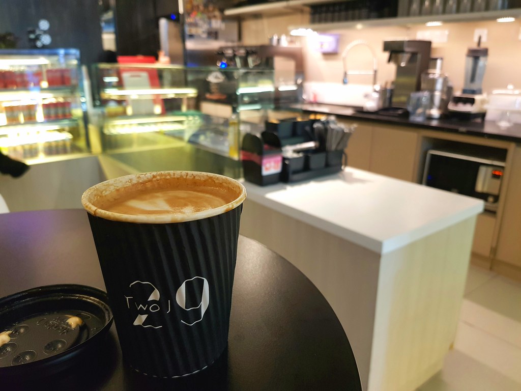 拿鐵咖啡 Latte rm$8 @ Two J 29 in the Vertical, Bangsar South
