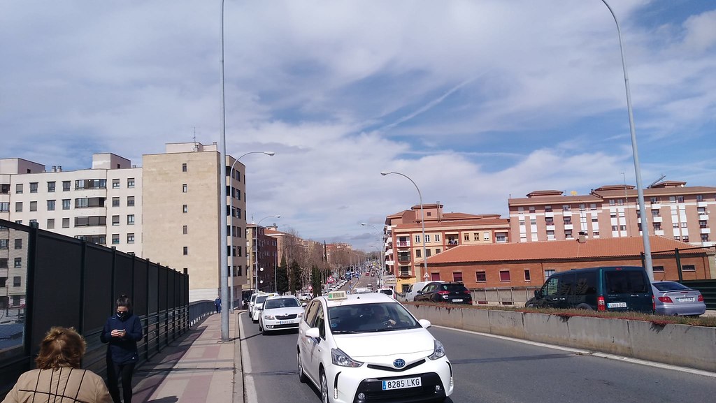 Protesta camioneros y taxitas por las calles de Salamanca.  (10)