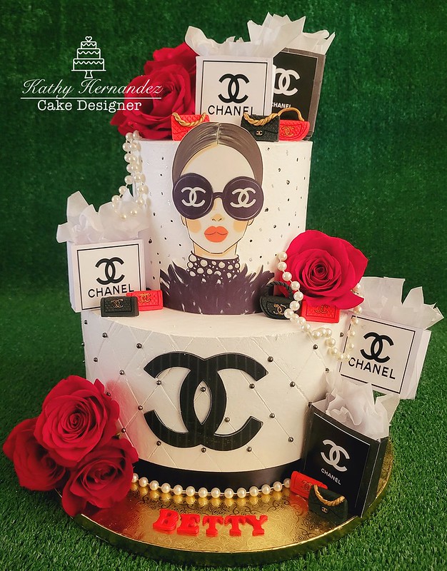 Cake by Deluxe's Pastry