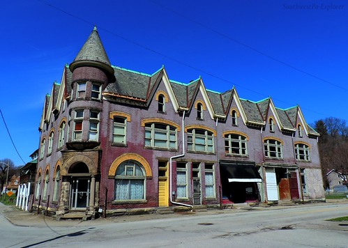 Abandoned First National Bank Building (2), 1897 queeneanne victorian architecture building structure abandoned old derelict damaged disrepair forgotten dawson pennsylvania fayettecounty firstnationalbank history turret brick nationalregisterofhistoricplaces landmark