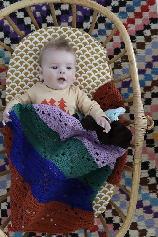 striped baby blanket - crochet pattern