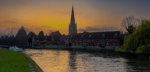 sunset oxfordshire valeofthewhitehorse riverthames eveninglight canalboat sthelenschurch reflection englishcountryside explore