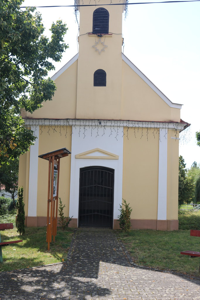 kaple sv. Jana v Lažanech