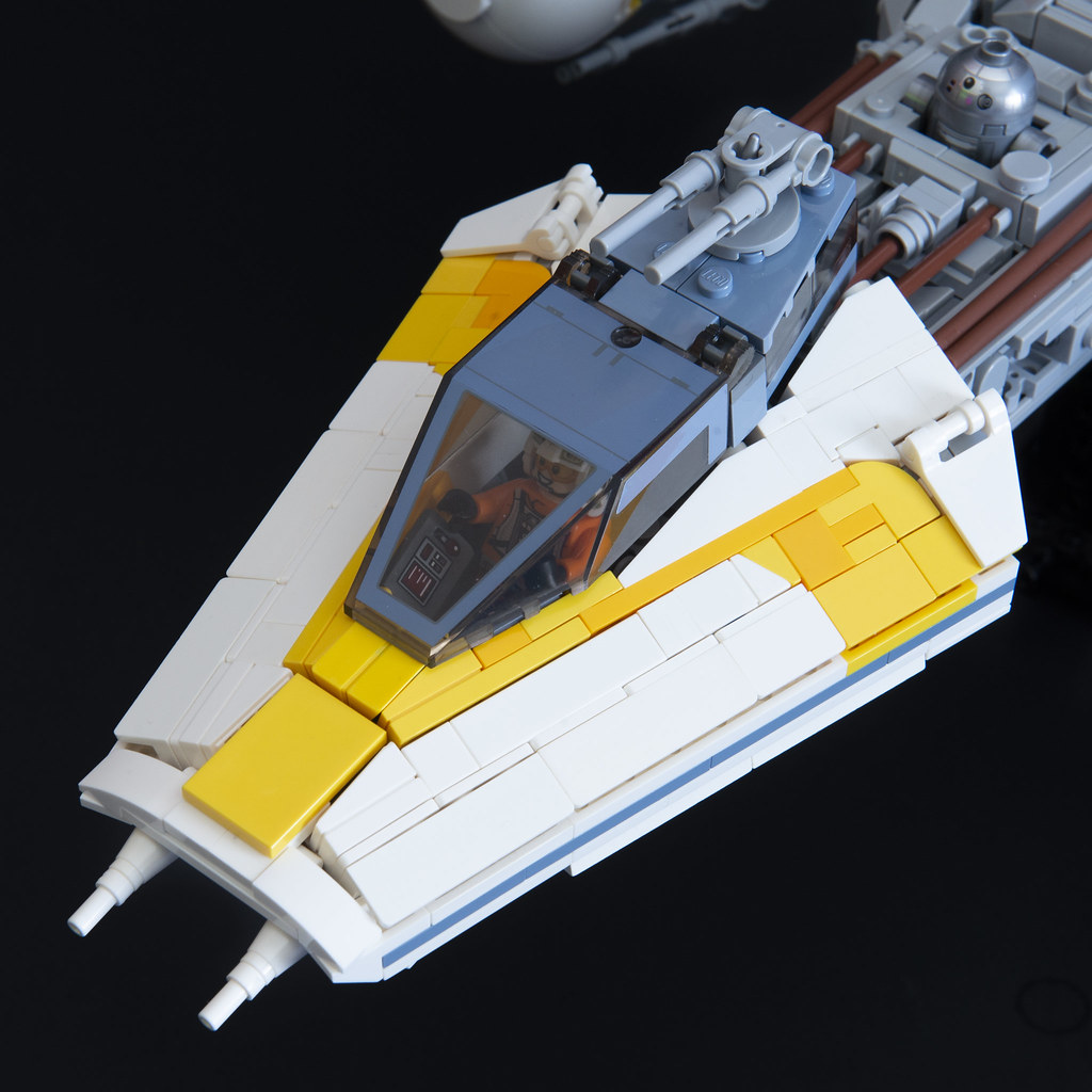 Minifigure-scale-ish Y-Wing