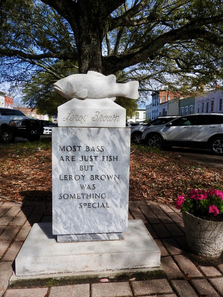 Leroy Brown memorial in Eufaula, Alabama. Photo by howderfamily.com; (CC BY-NC-SA 2.0)