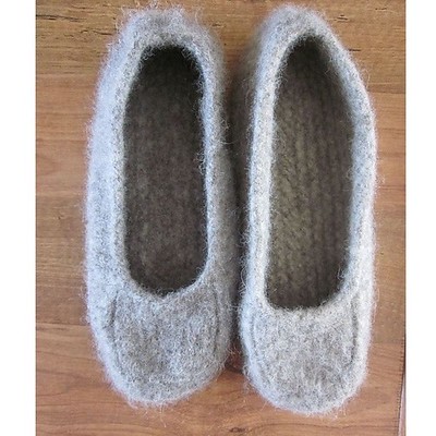 Marie (thecatsmom) knit and felted a pair of Duffers, 19 Row Felted Slippers by Mindie Tallack for a finished foot size of 10”.