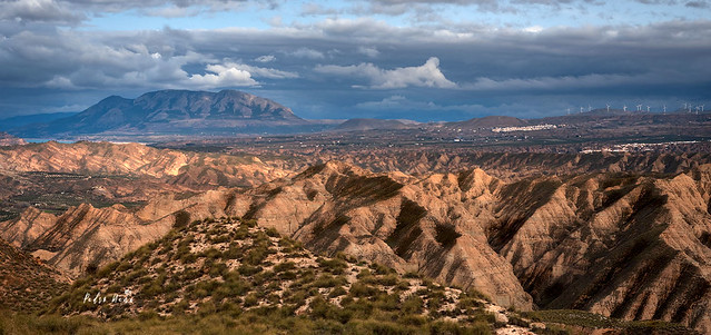 Desierto de Gorafe y Cerro Jabalcón.