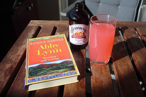 Bundaberg Blood Orange Brew zum Beginn der Lektüre des dritten Bandes der Roman-Reihe "Abby Lynn"